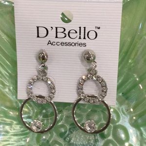 🌹NWT Brillant Crystal / Silver Pierced Style Hanging Earrings Wardrobe Must 🌹